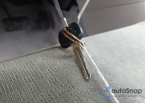 2004 Toyota Corolla Ce z USA, uszkodzony, nr VIN JTDBR32E942017219